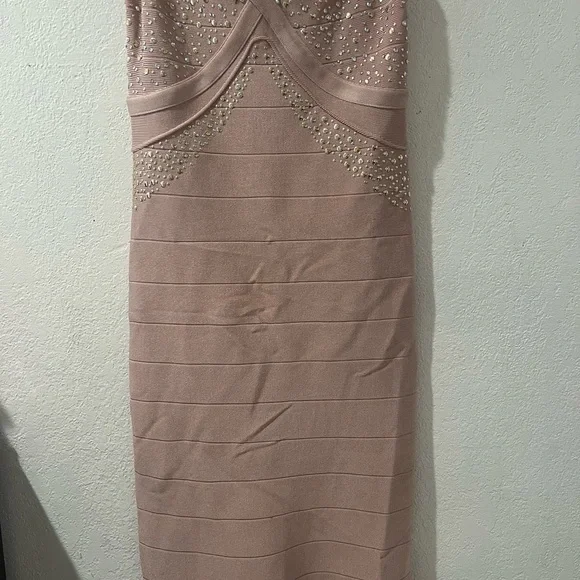 Formal Dresses - Picture 2 of 7